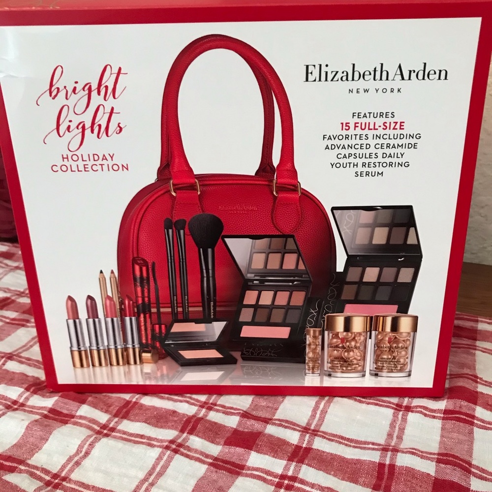 Elizabeth Arden Bright Lights Holiday Collection